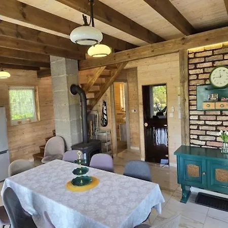 בית נופש Large Home, Salt Cave, Jacuzzi, Sauna
