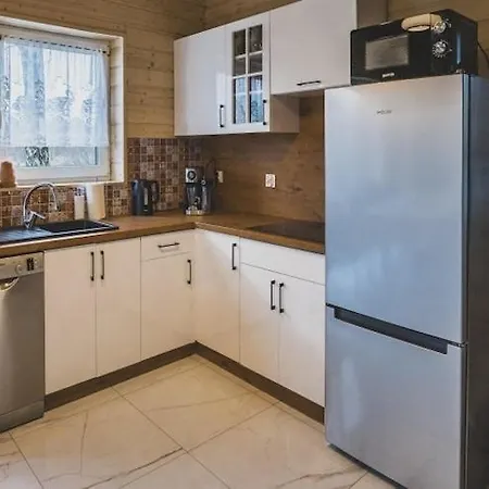 בית נופש Large Home, Salt Cave, Jacuzzi, Sauna *