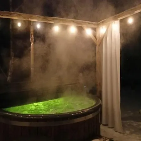Large Home, Salt Cave, Jacuzzi, Sauna בית נופש Lipusz
